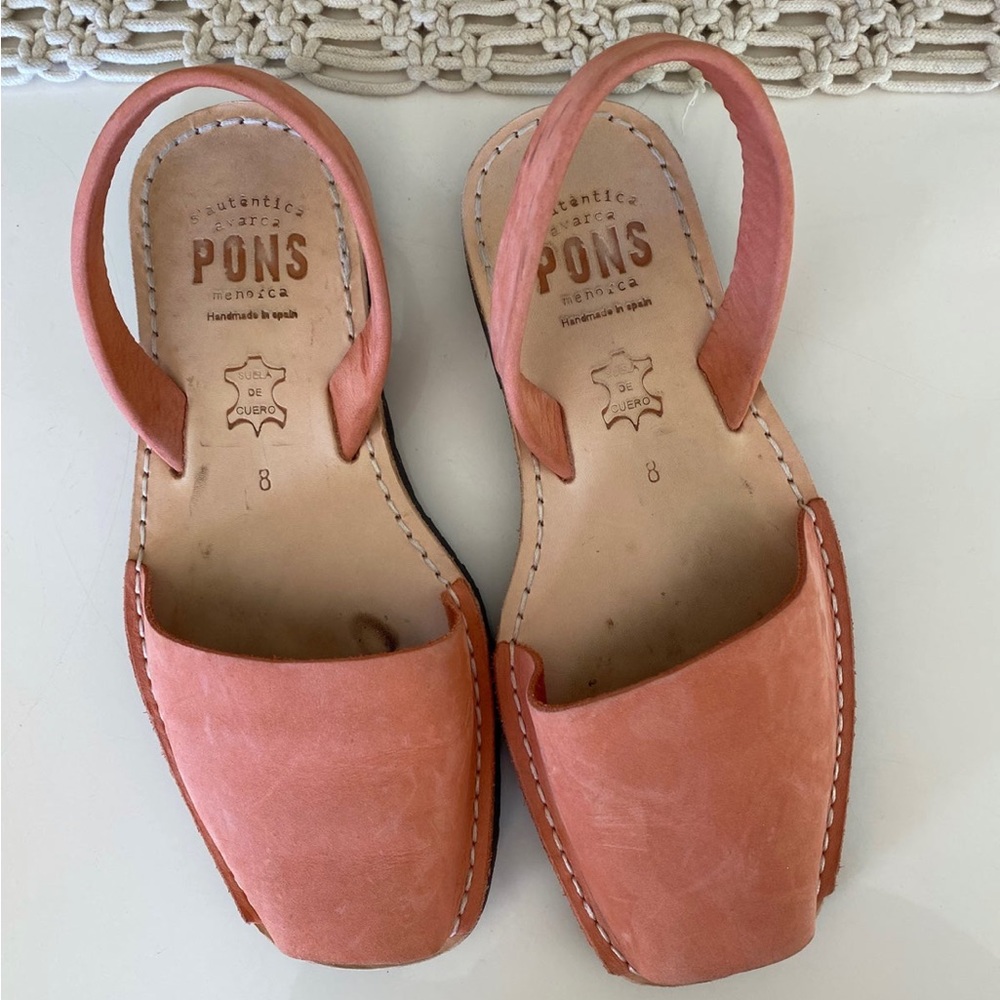 Avarca Pons in coral